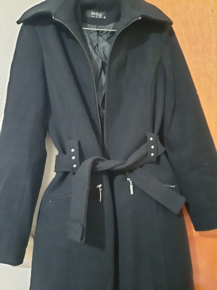 Siyah Fermuarlı Uzun Kaban - Görsel 4