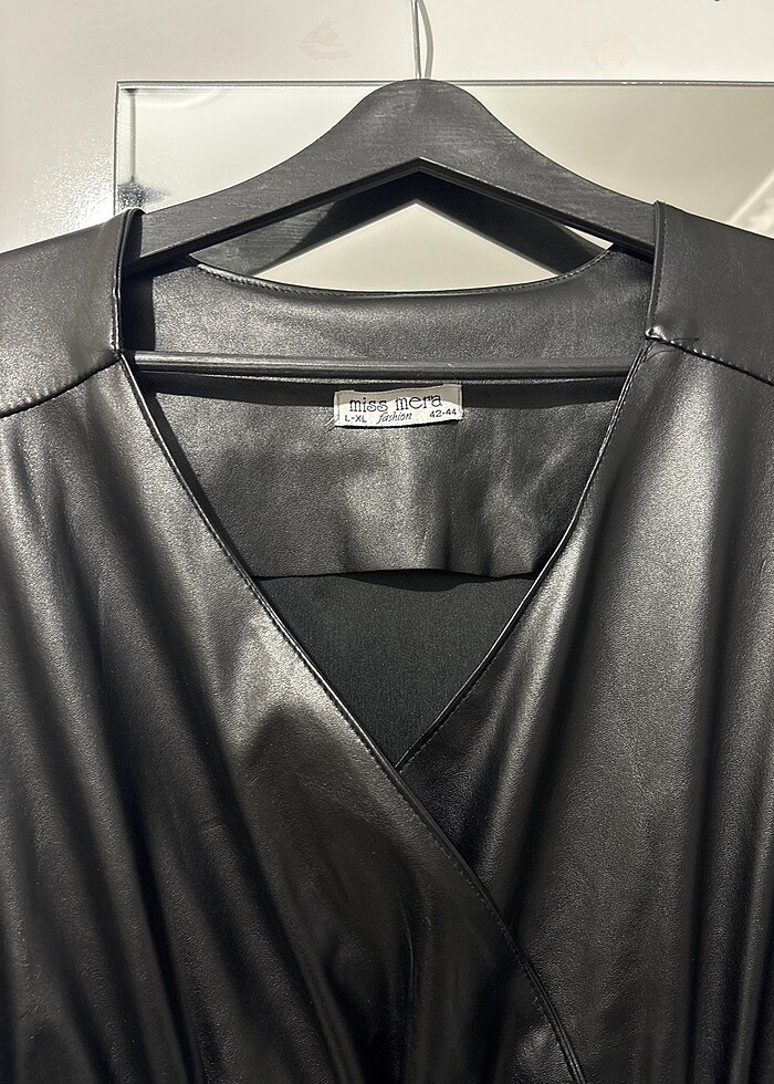 TESETTÜR JİLE DERİ GÖRÜNÜMLÜ -ELBİSE - Görsel 2