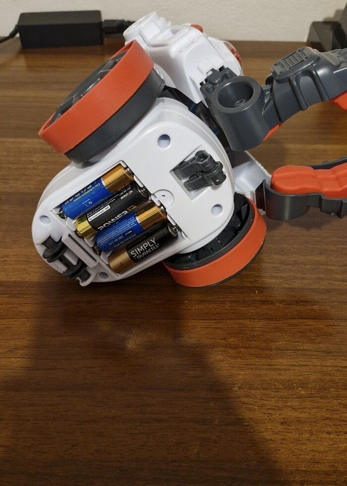 Clementoni Evolution Oyuncak Robot - Görsel 4