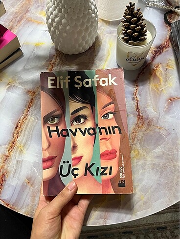 Havva?nın üç kızı elif Şafak