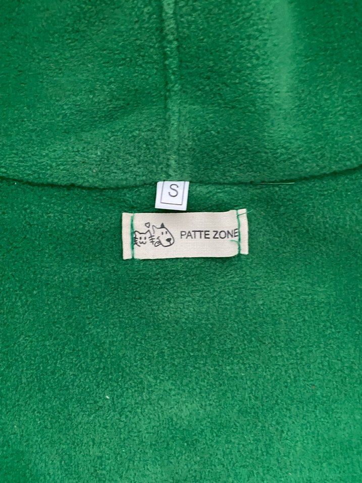 Düğmeli Kırmızı Kapüşonlu Köpek Montu - Görsel 2