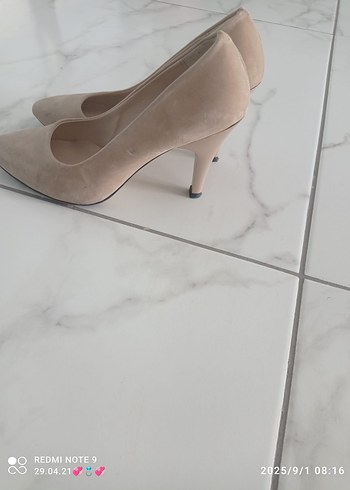 Bej Süet Stiletto Topuklu Kadın Ayakkabı