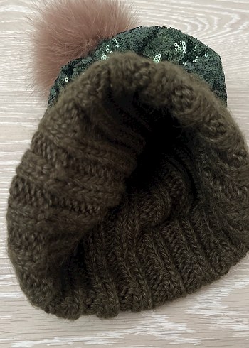 Koyu Yeşil Pul İşlemeli Kadın Bere - Görsel 3