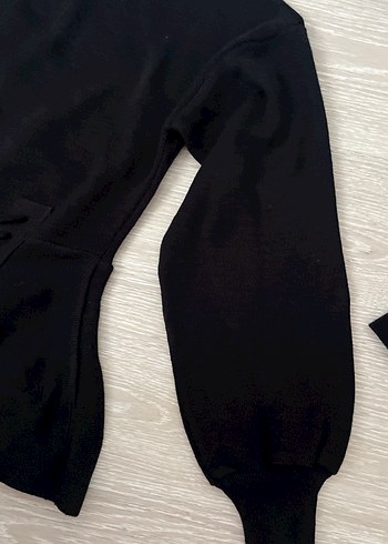 Uzun Kollu Siyah Bel Detaylı Bluz - Görsel 2