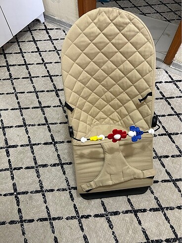 Oyuncaklı sallanır ana kucağı