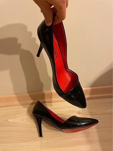 Siyah rugan stiletto