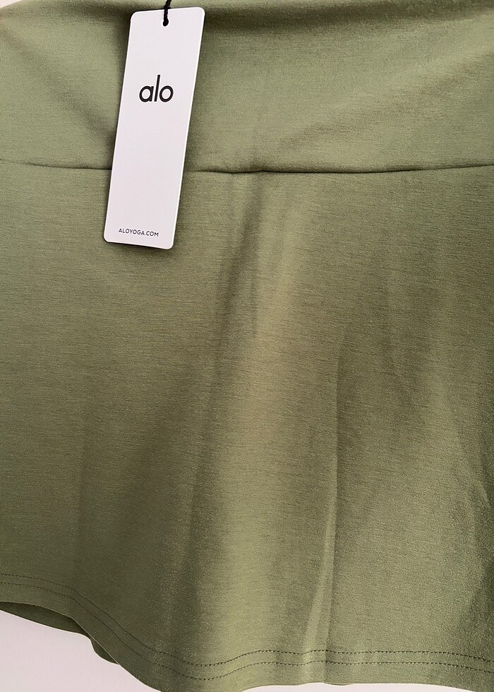 Alo Yoga şort etek - Görsel 2