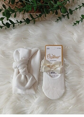 Diğer Kız bebek beyaz fiyonklu babet çorap ve bandana set 0.3 yaş uyum