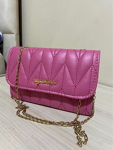 pembe zincirli çanta