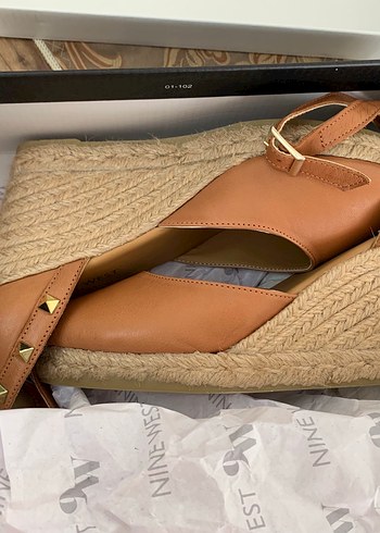 Nine West 38