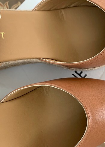 nine west taba Kadin Dolgu Topuk Sandalet - Görsel 3