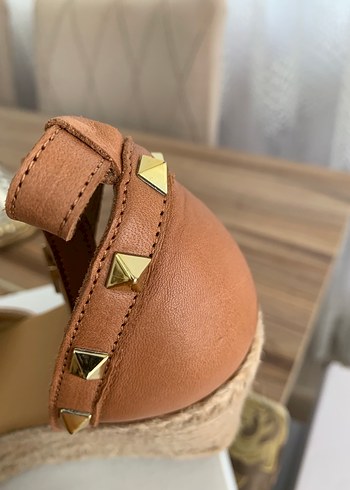 nine west taba Kadin Dolgu Topuk Sandalet - Görsel 12