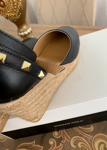 nine west siyah dolgu topuk - Görsel 11