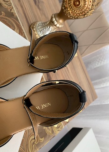 nine west siyah dolgu topuk - Görsel 7