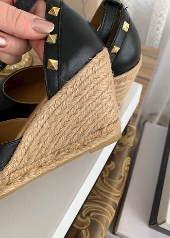 nine west siyah dolgu topuk - Görsel 4