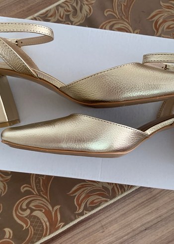 Arzillo
Kadin Hakiki Deri Gold Topuklu Ayakkabi - Görsel 18