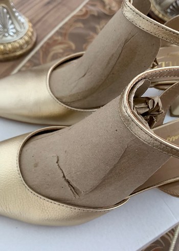 Arzillo
Kadin Hakiki Deri Gold Topuklu Ayakkabi - Görsel 13