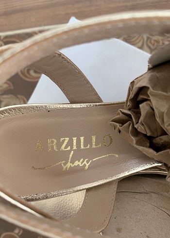 Arzillo
Kadin Hakiki Deri Gold Topuklu Ayakkabi - Görsel 8