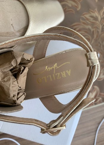 Arzillo
Kadin Hakiki Deri Gold Topuklu Ayakkabi - Görsel 9