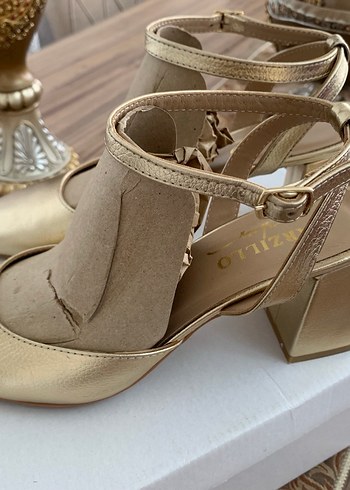 Arzillo
Kadin Hakiki Deri Gold Topuklu Ayakkabi - Görsel 14