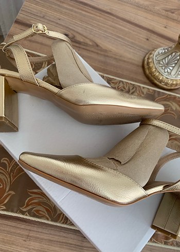 Arzillo
Kadin Hakiki Deri Gold Topuklu Ayakkabi - Görsel 11