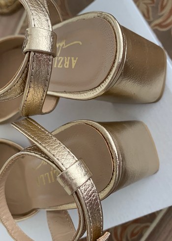 Arzillo
Kadin Hakiki Deri Gold Topuklu Ayakkabi - Görsel 17