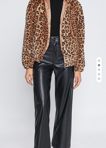 Leopar Desenli Peluş Kapüşonlu Ceket - Görsel 2