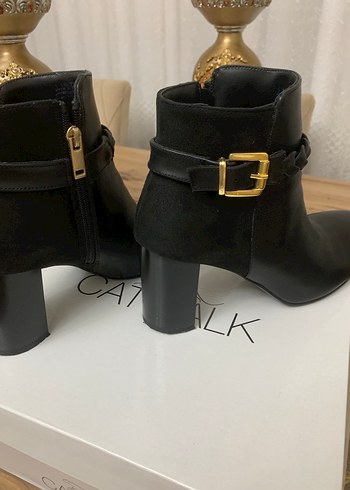 CATWALK Siyah Deri Tokalı Topuklu Kadın Bot - Görsel 4