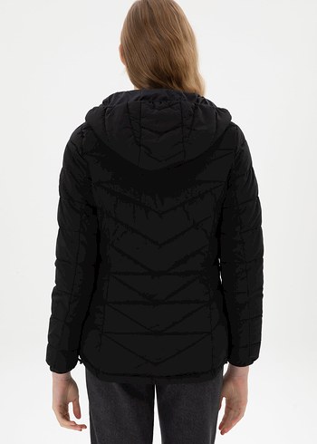 USP ASSN Siyah Kemerli Yüksek Yakalı Kadın Mont - Görsel 5