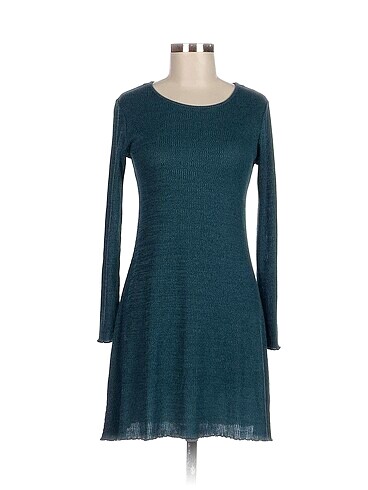 H&M Kısa Elbise %70 İndirimli.