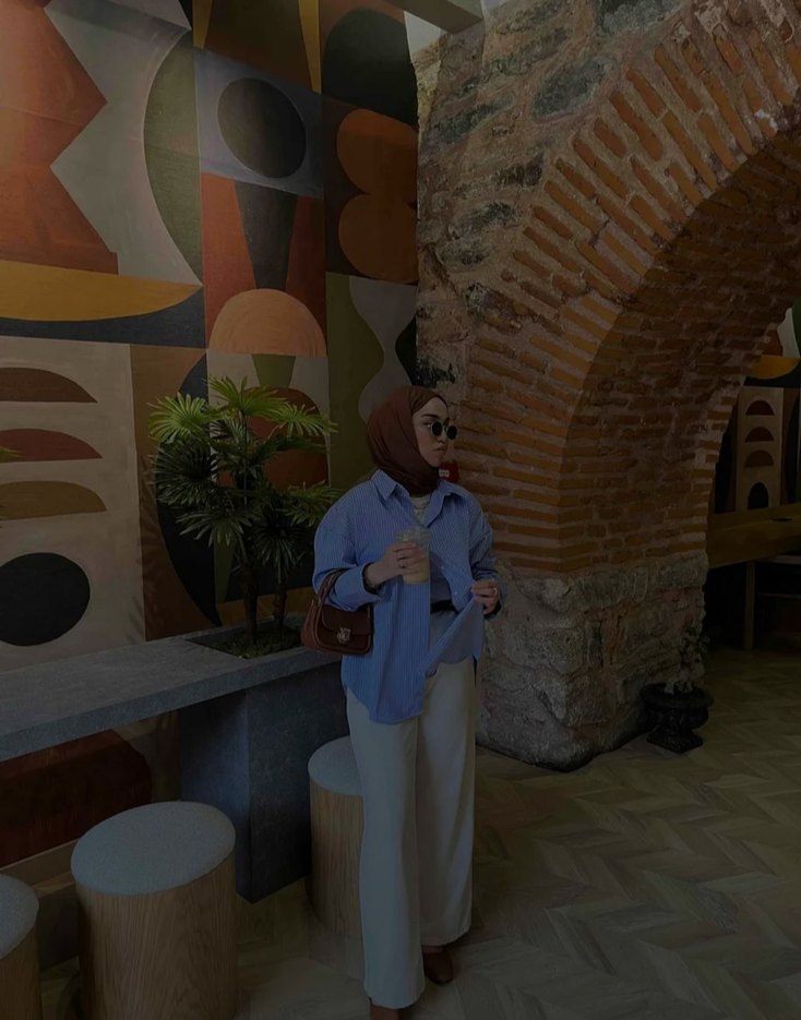 Mavi Çizgili Saten Gömlek - Görsel 4