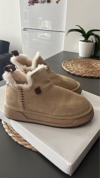 Ugg Ugg bot