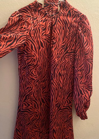 Kırmızı Zebra Desenli sifon elbise