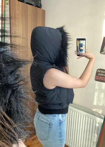 Siyah Kürklü Denim Şişme Yelek - Görsel 3