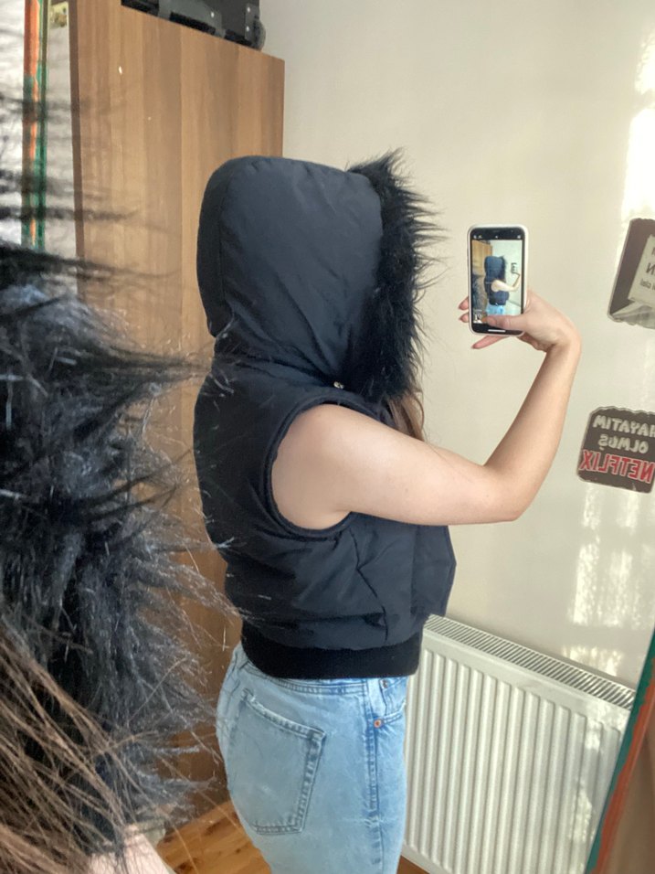 Siyah Kürklü Denim Şişme Yelek - Görsel 3