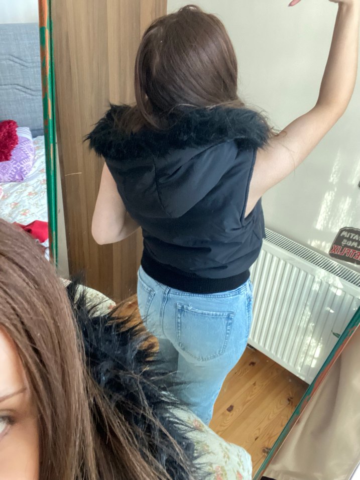 Siyah Kürklü Denim Şişme Yelek - Görsel 4