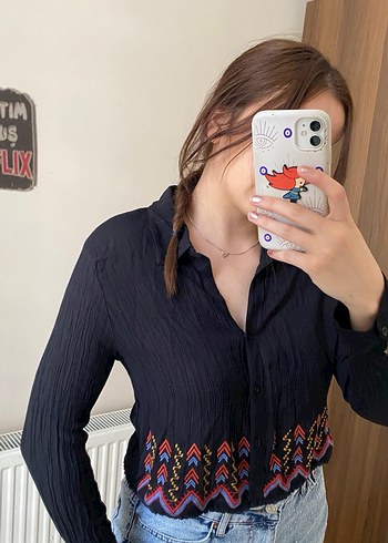 Nakış Detaylı V Yakalı Uzun Kollu Kadın Bluz - Görsel 3