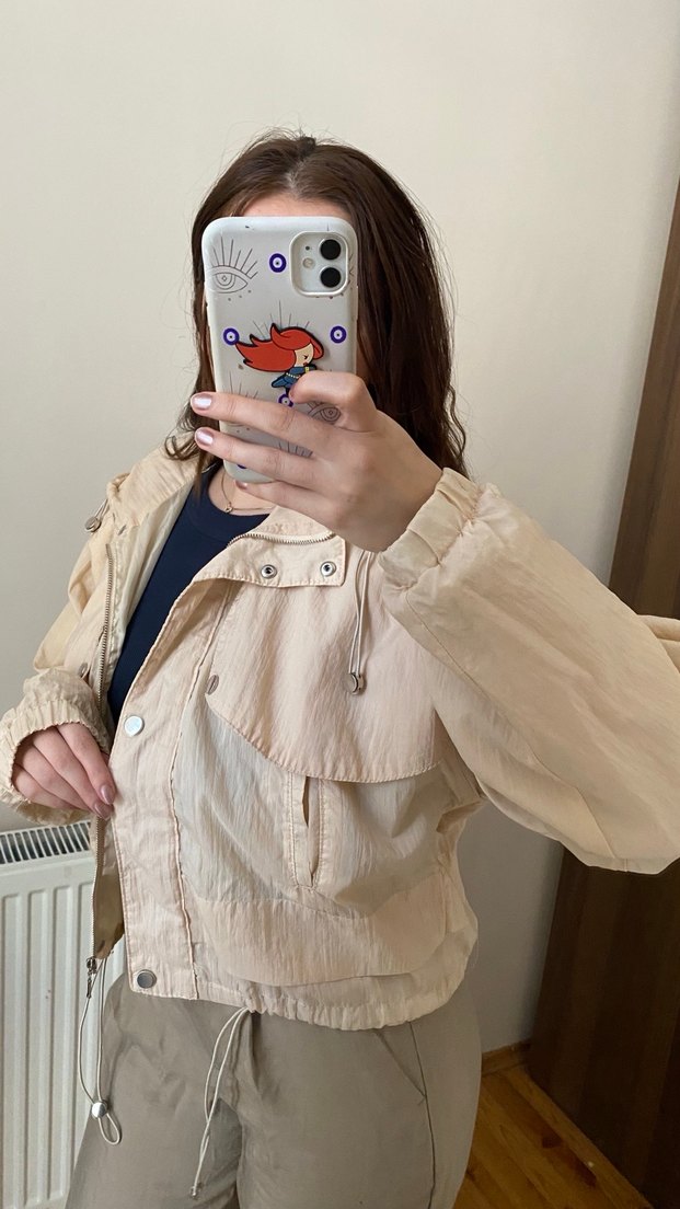 Krem tonlu yagmurluk - Görsel 3