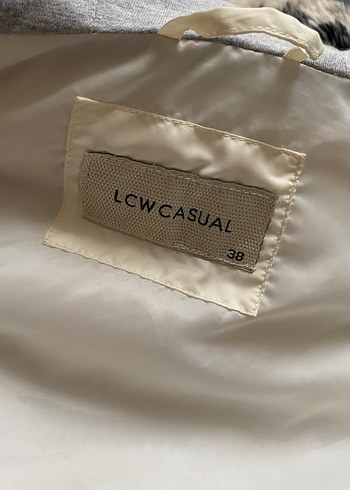 Beyaz Yüksek Yakalı Şişme Yelek - Görsel 4