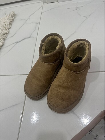 Ugg Bot ugg