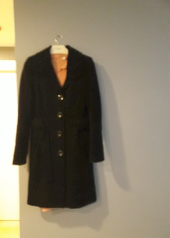 Düğmeli Siyah kısa  kaşe Kaban - Görsel 3