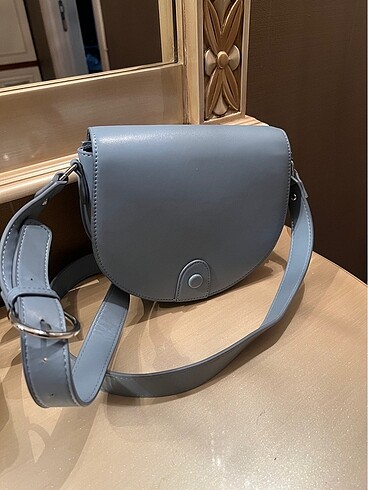 Beden Stradivarius mavi çanta