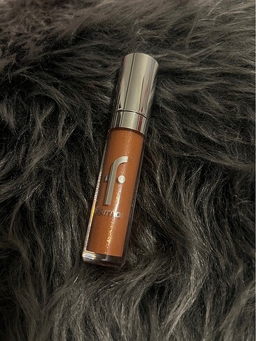  Beden Dewy lip gloss