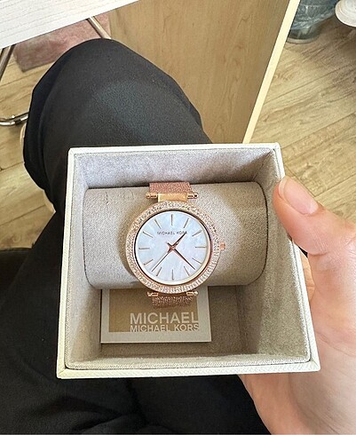 Michael Kors saat