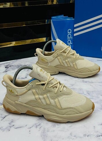 Adidas ozweego