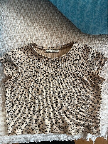 Pull and Bear leopar crop tişört
