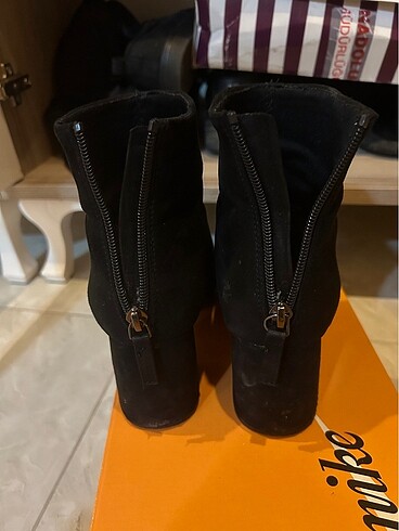 37 Beden Stradivarius Bot