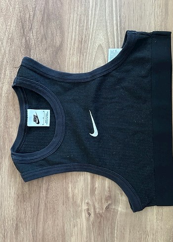 Nike Crop Top