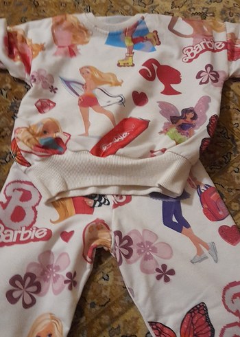 4 Yaş Beden Renkli Barbie Baskılı Kız Eşofman Takımı