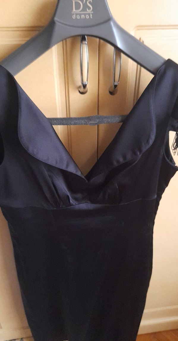 siyah v yaka dizalti saten elbise - Görsel 4